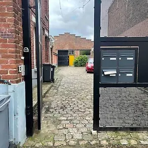 Beau Cosy Et Meuble Lez Lille, France Loos